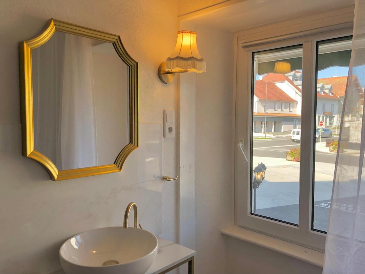 Hotel D'Artiste Pierrefontaine-les-Varans Luaran gambar